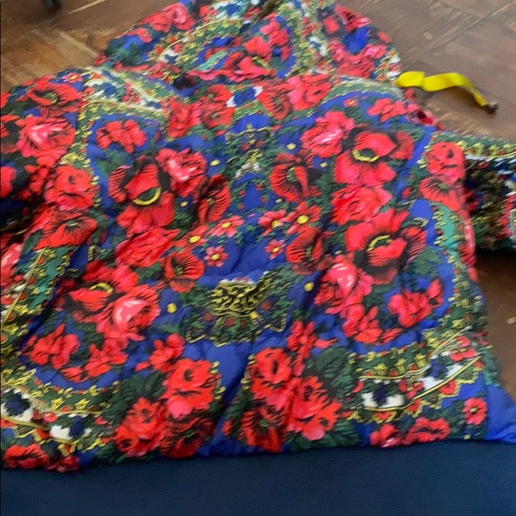 Really Beautiful down jacket. - Picture 10 of 10